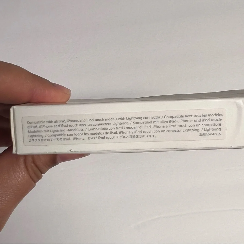 Apple Lightning to VGA Adapter White Sealed